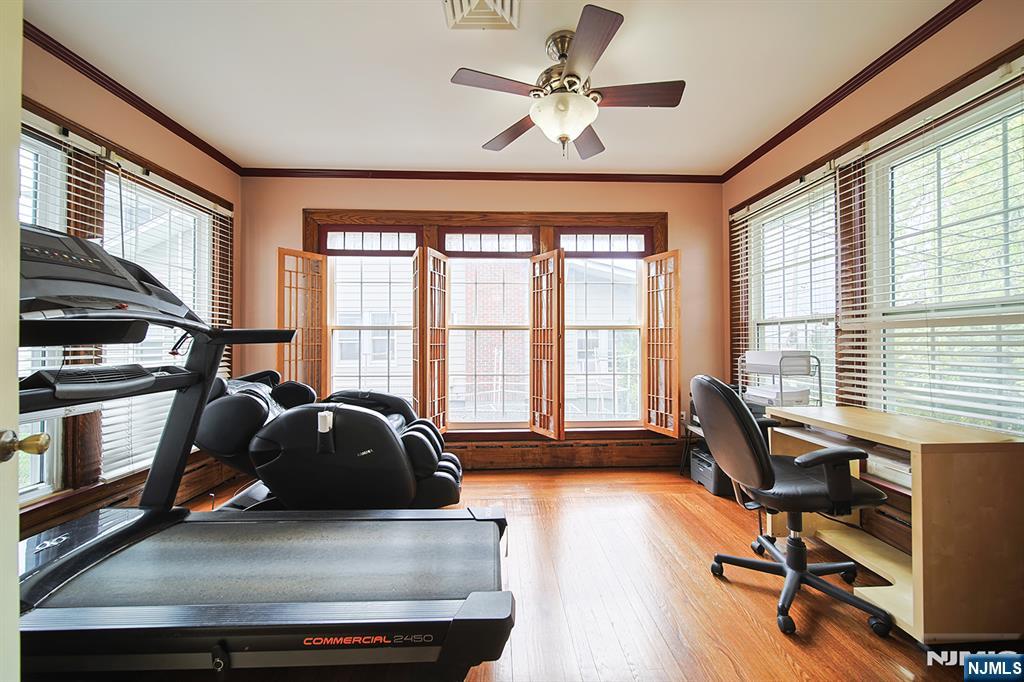 586 Hillside Street Ridgefield, NJ 07657 - Photo 14 of 46