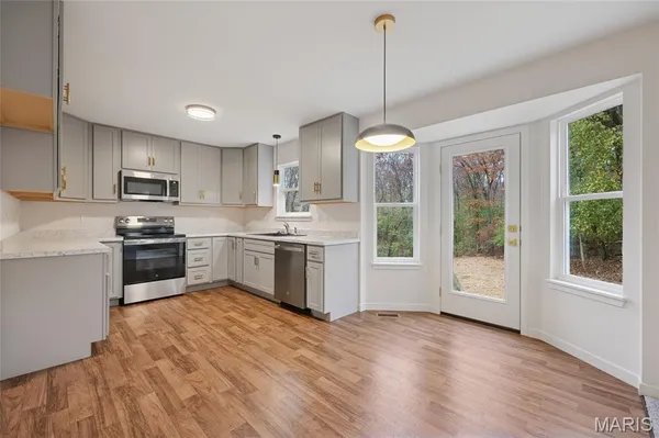 $275,500 | 2942 Marathon Drive, De Soto, MO 63020