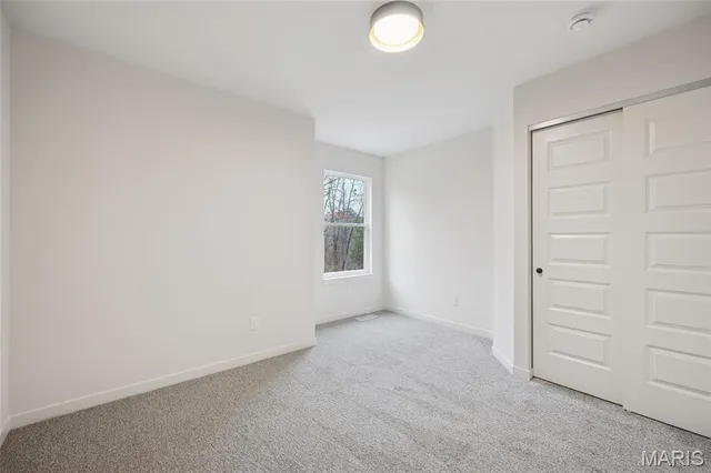 $275,500 | 2942 Marathon Drive, De Soto, MO 63020