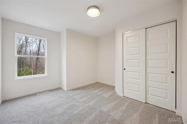 $275,500 | 2942 Marathon Drive, De Soto, MO 63020