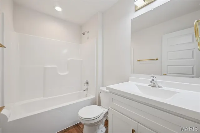 $275,500 | 2942 Marathon Drive, De Soto, MO 63020