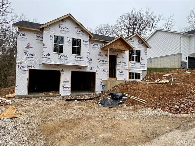 $275,500 | 2942 Marathon Drive, De Soto, MO 63020