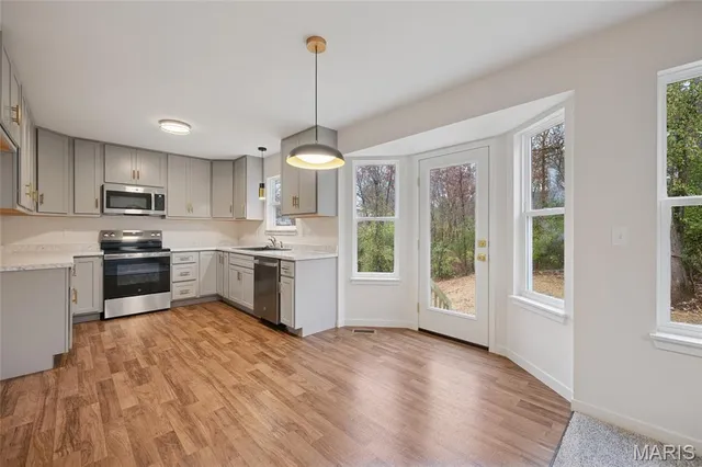 $275,500 | 2942 Marathon Drive, De Soto, MO 63020