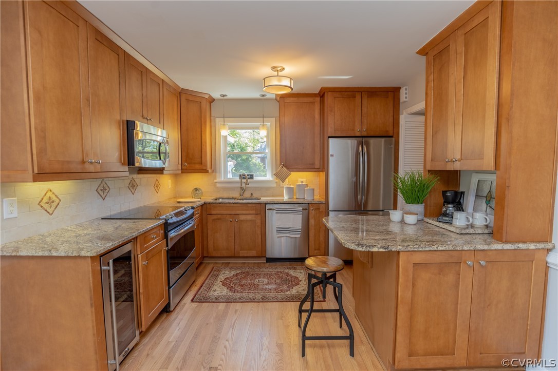 8908 Penguin Road Henrico, VA 23229 - Photo 11 of 46 Granite countertops, stainless appliances, wine re