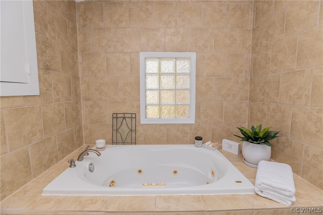 8908 Penguin Road Henrico, VA 23229 - Photo 19 of 46 Bubble bath time!