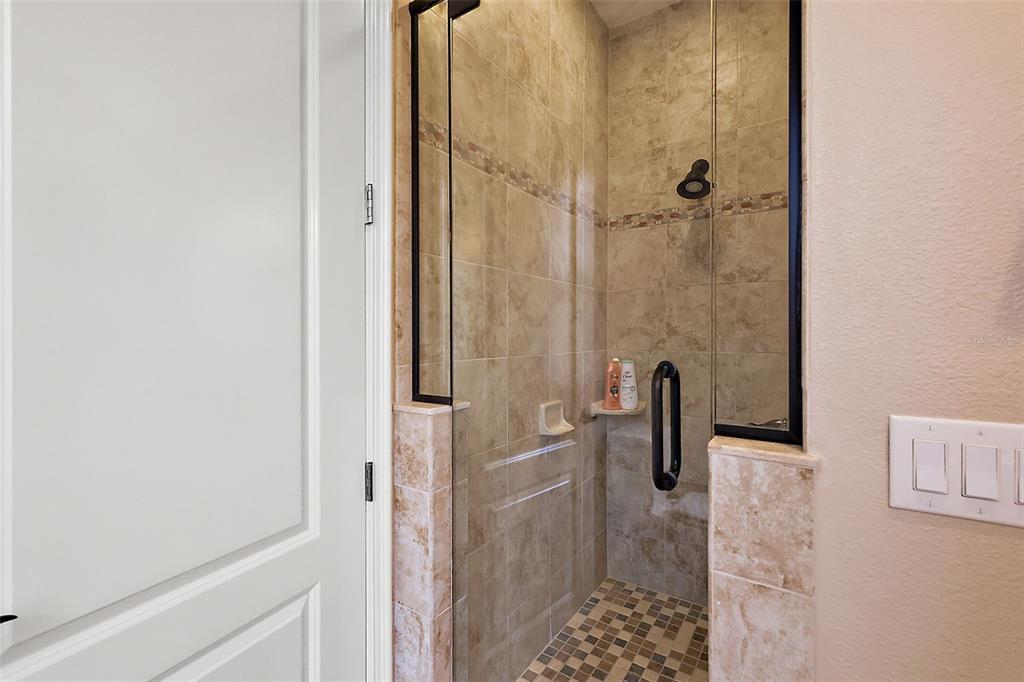 212 Crestrun Loop Leesburg, FL 34748 - Photo 38 of 47 a bathroom with a shower
