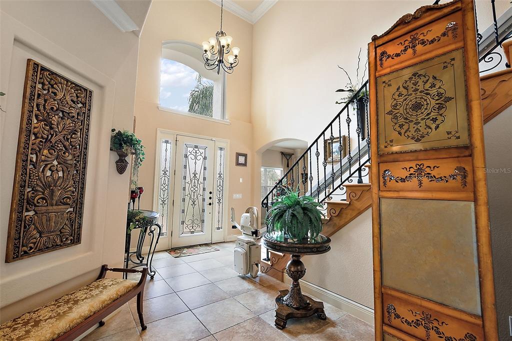 212 Crestrun Loop Leesburg, FL 34748 - Photo 5 of 47 a view of hall way with furniture