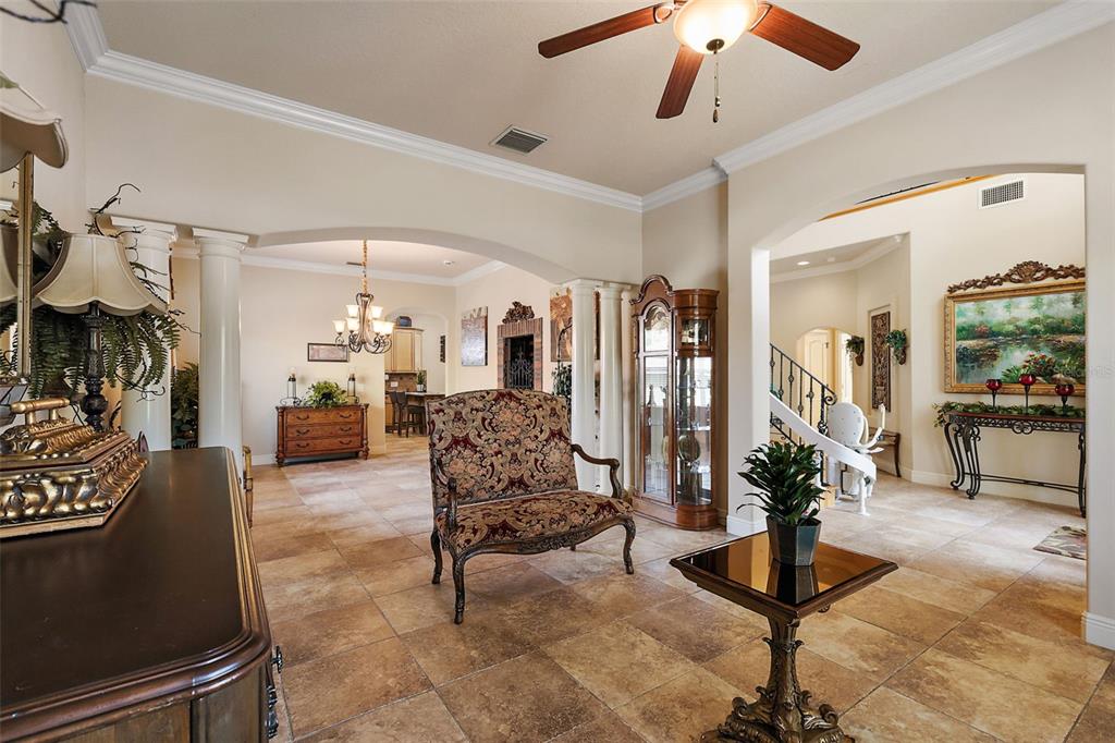 212 Crestrun Loop Leesburg, FL 34748 - Photo 7 of 47 a living room with furniture