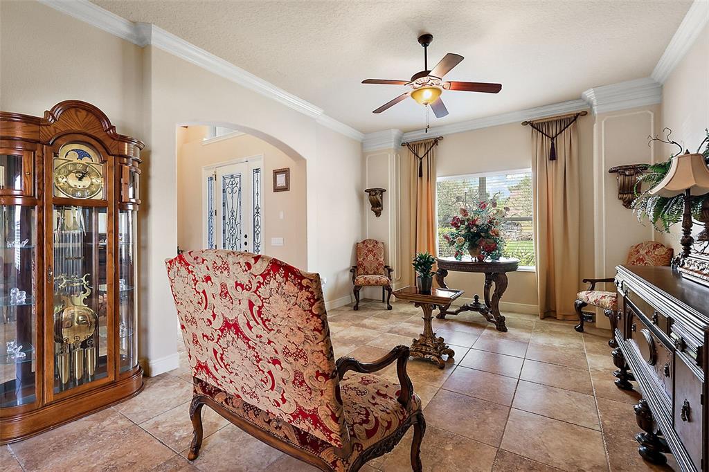 212 Crestrun Loop Leesburg, FL 34748 - Photo 8 of 47 a living room with furniture