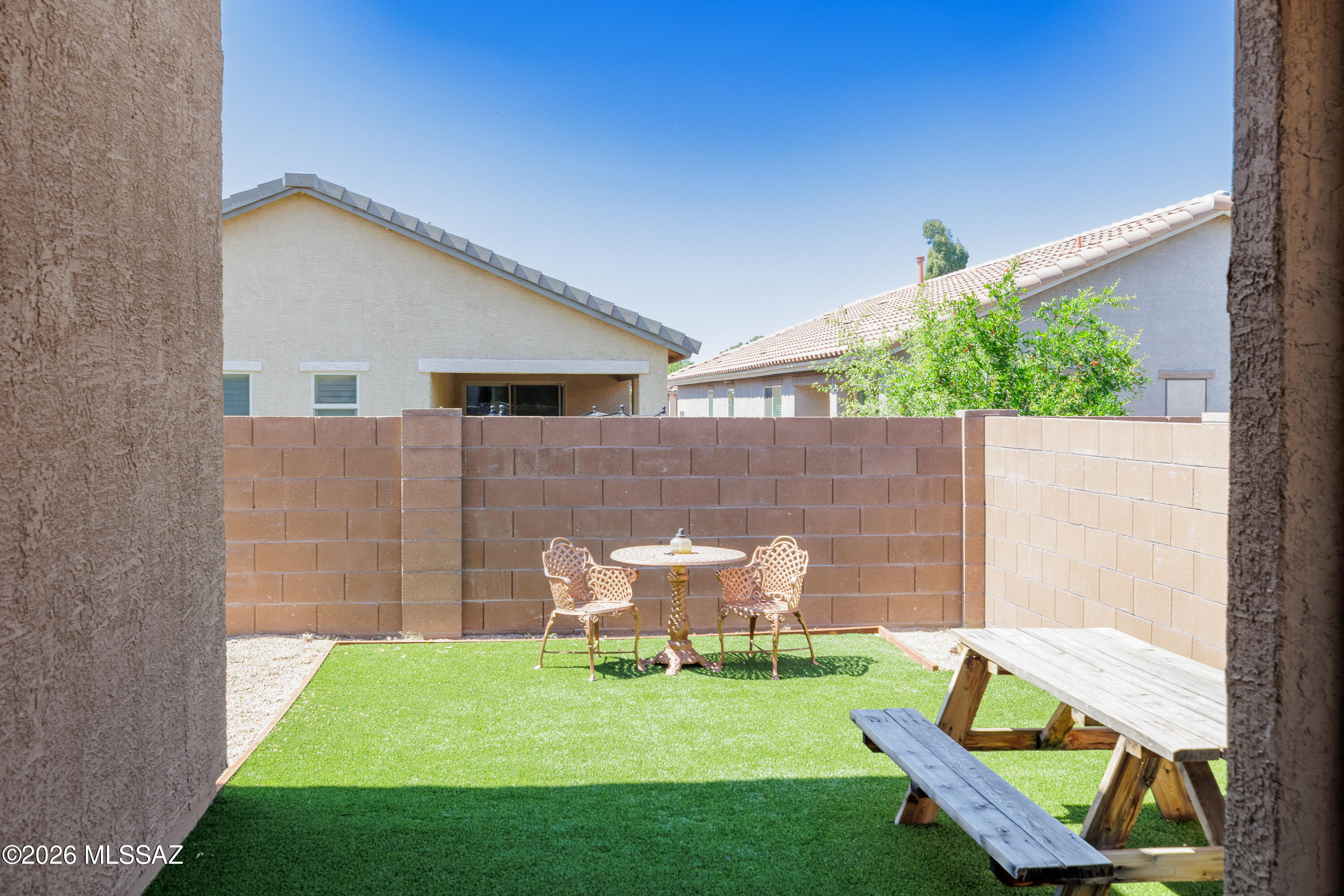 8635 North Rome Court Tucson, AZ 85742 - Photo 23 of 27 Faux Turf Style Backyard