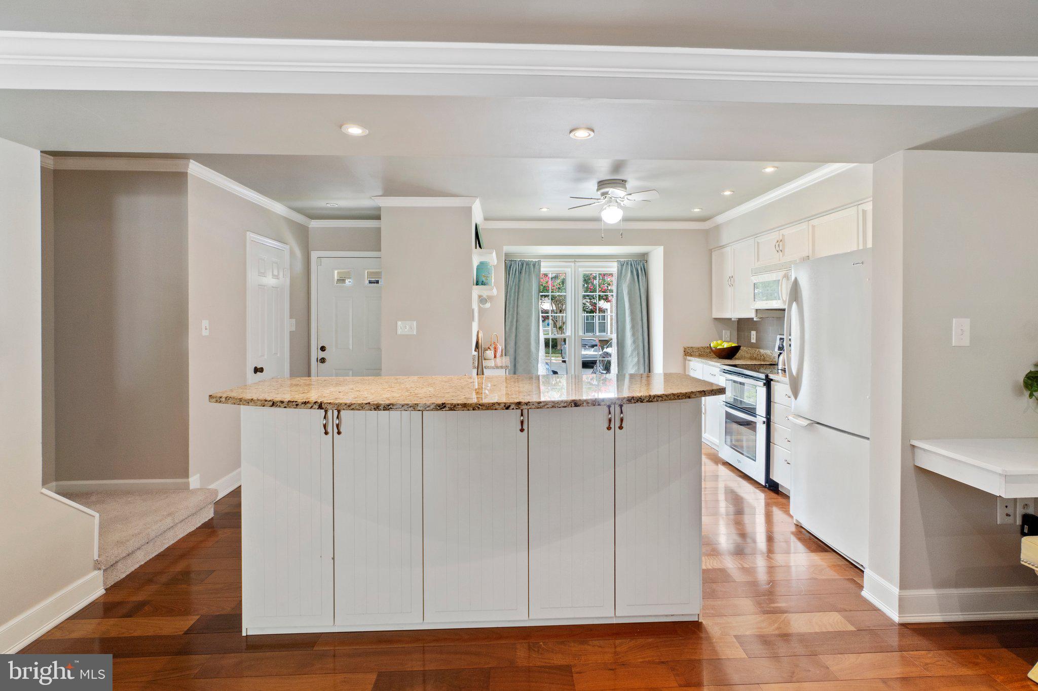 5653 Ridge View Drive Alexandria, VA 22310 - Photo 5 of 35 Gleaming Floors