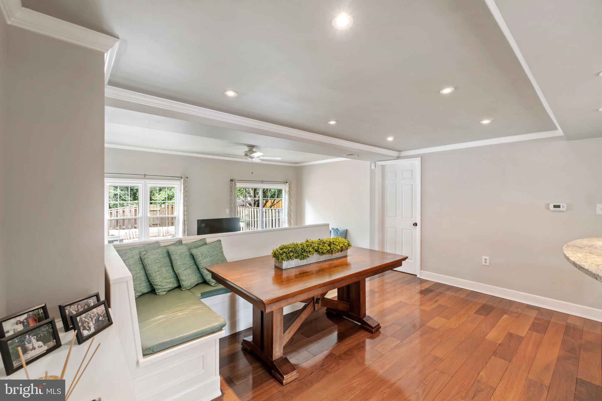 5653 Ridge View Drive Alexandria, VA 22310 - Photo 9 of 35 Built In Dining Bench