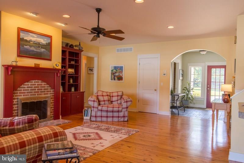 16182 Hudson Road Milton, DE 19968 - Photo 9 of 32 Gallery Image 9