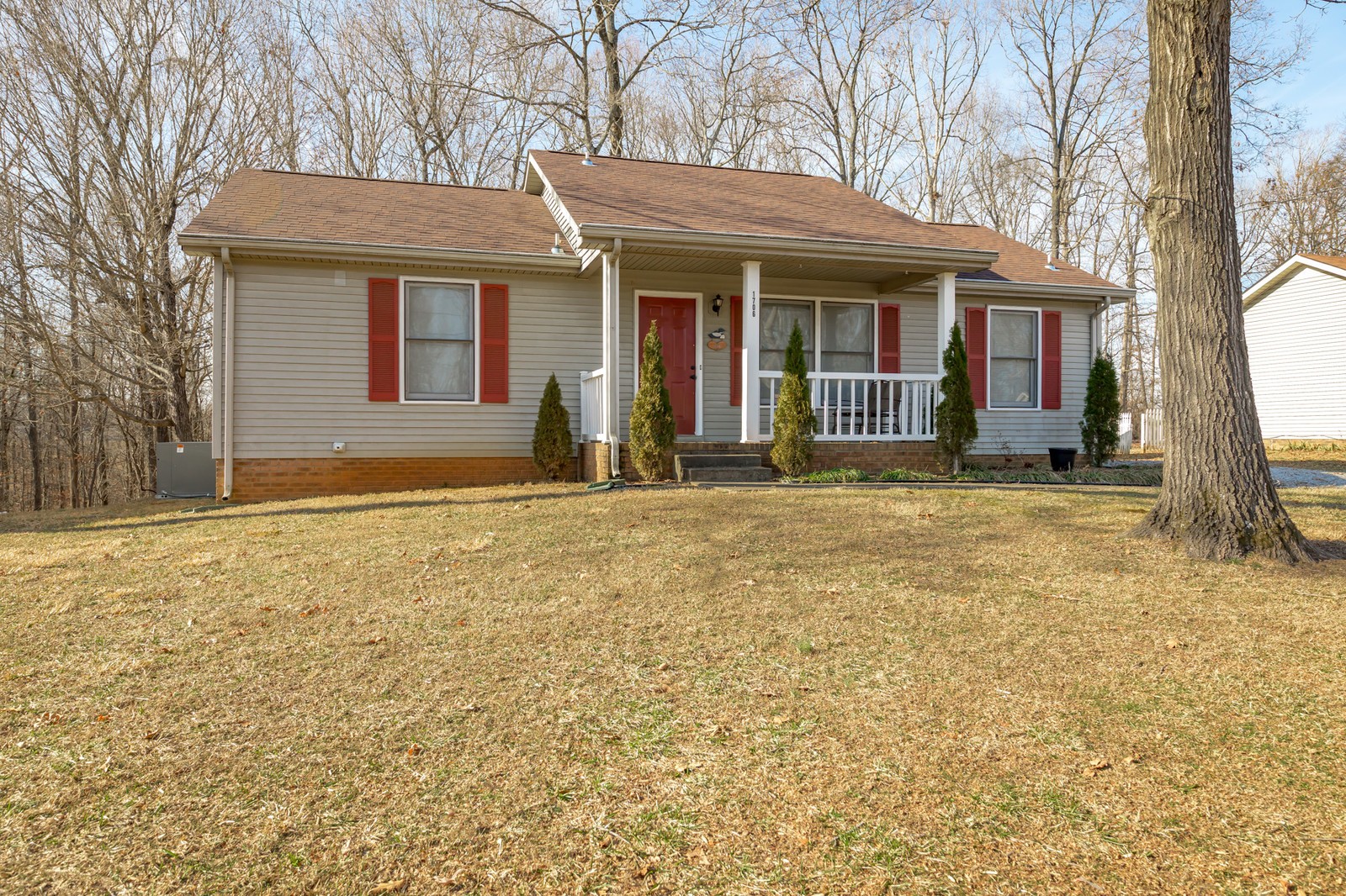 1706 Setter Road Clarksville, TN 37042 - Photo 2 of 28 Gallery Image 2
