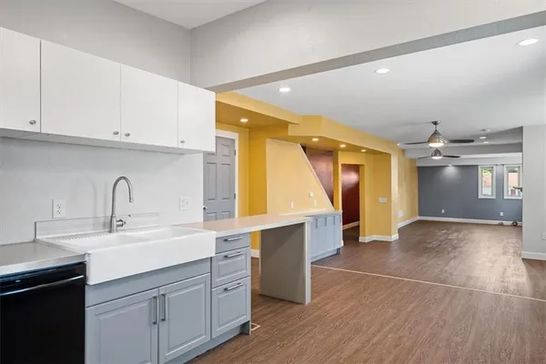 $2,100 | 38 Pasadena Street, Pittsburgh, PA 15211