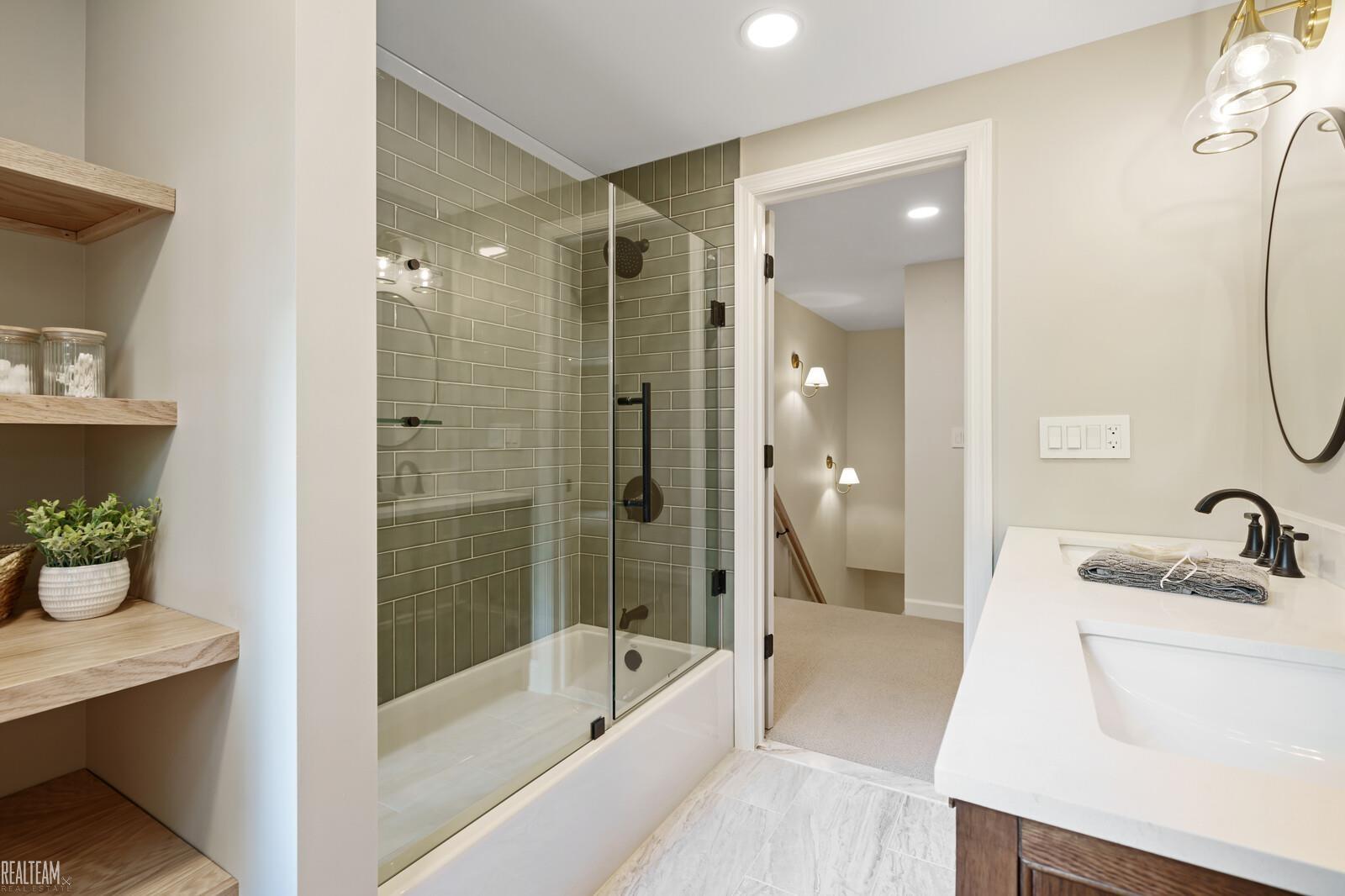 11126 Jonathan Lane Romeo, MI 48065 - Photo 51 of 66 2nd Floor Full Bathroom