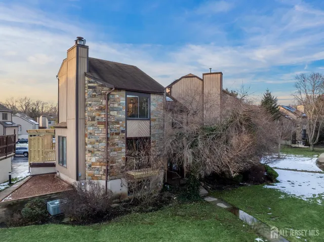 $615,000 | 40 Emerald Lane, Old Bridge, NJ 08857