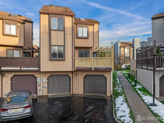 $615,000 | 40 Emerald Lane, Old Bridge, NJ 08857