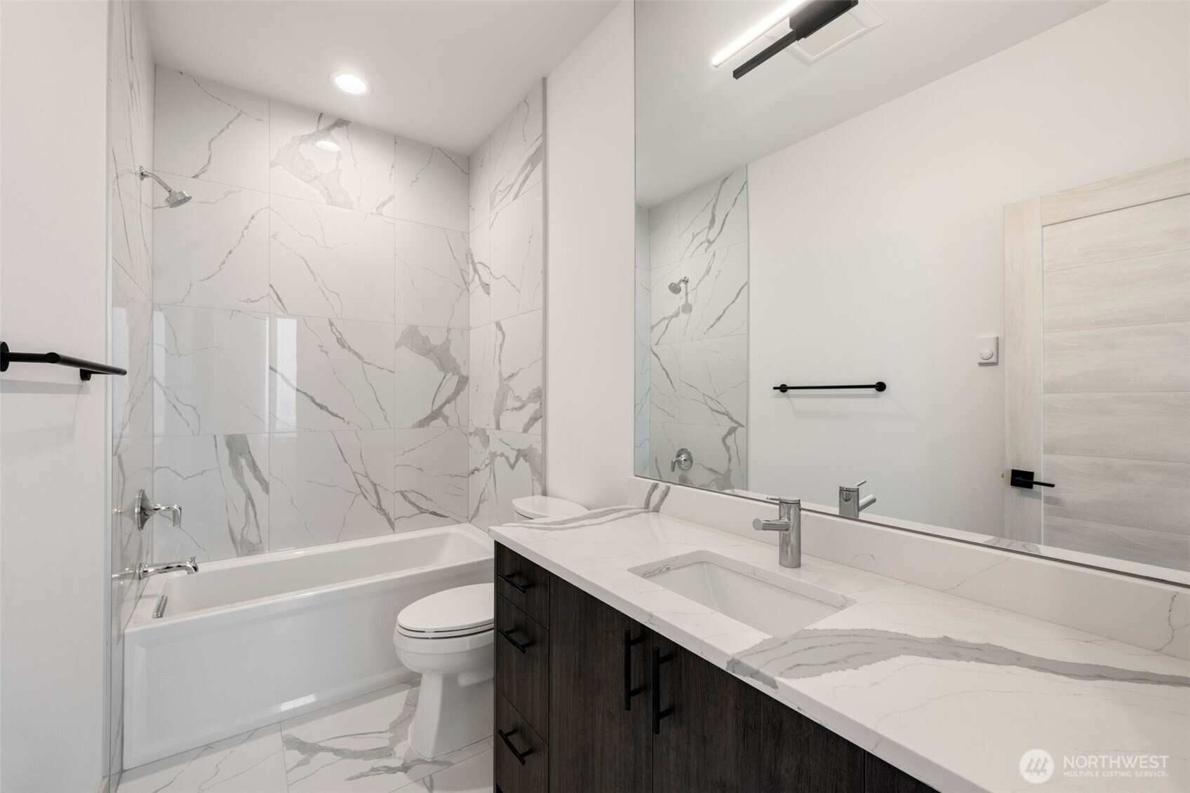 6719 Carleton Avenue South, Unit B Seattle, WA 98108 - Photo 11 of 24