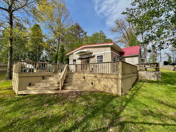 $150,000 | 20062 North Shore Lane, West Frankfort, IL 62896