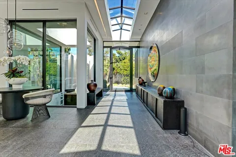 $13,495,000 | 1049 Loma Vista Drive, Beverly Hills, CA 90210