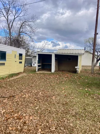 $1,350 | 703 West Ollie Street, Llano, TX 78643