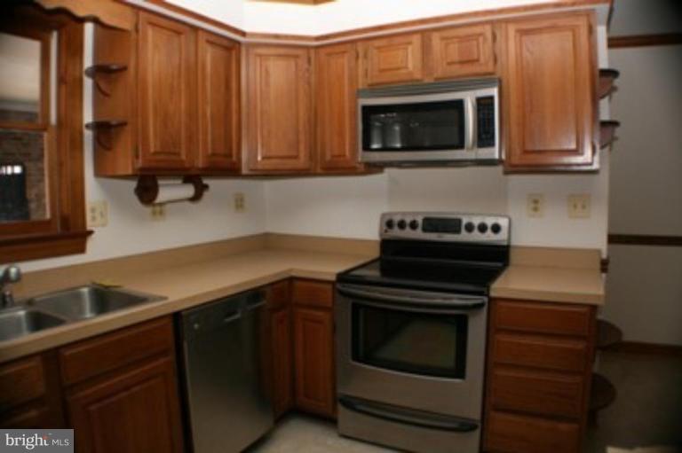 6205 Beverleys Mill Road Broad Run, VA 20137 - Photo 2 of 8 Kitchen