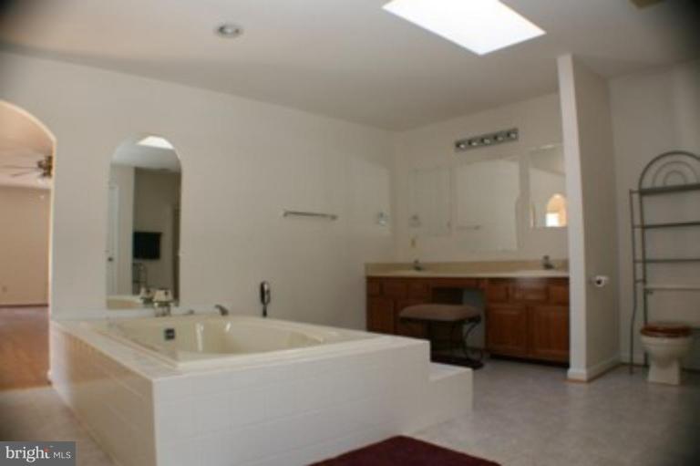 6205 Beverleys Mill Road Broad Run, VA 20137 - Photo 4 of 8 Master Bath
