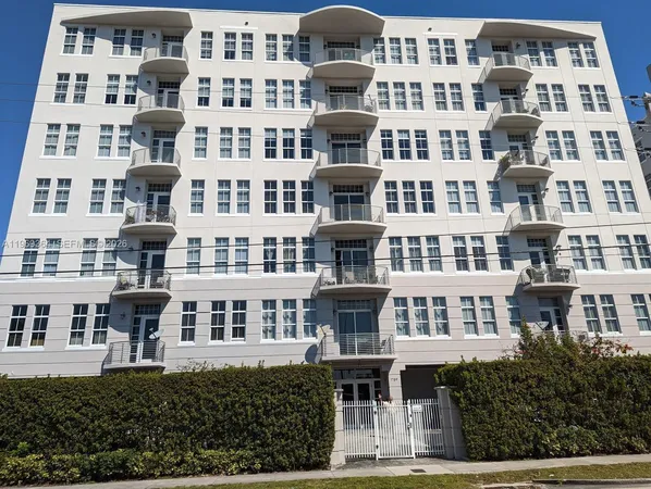 $2,700 | 1789 Northeast Miami Gardens Drive, Unit W304, Miami, FL 33179