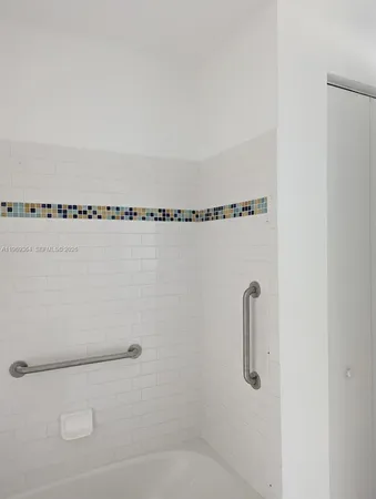 $2,700 | 1789 Northeast Miami Gardens Drive, Unit W304, Miami, FL 33179