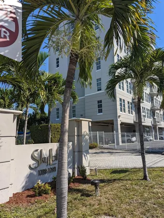 $2,700 | 1789 Northeast Miami Gardens Drive, Unit W304, Miami, FL 33179