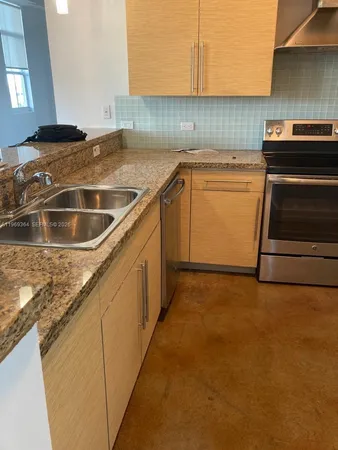 $2,700 | 1789 Northeast Miami Gardens Drive, Unit W304, Miami, FL 33179