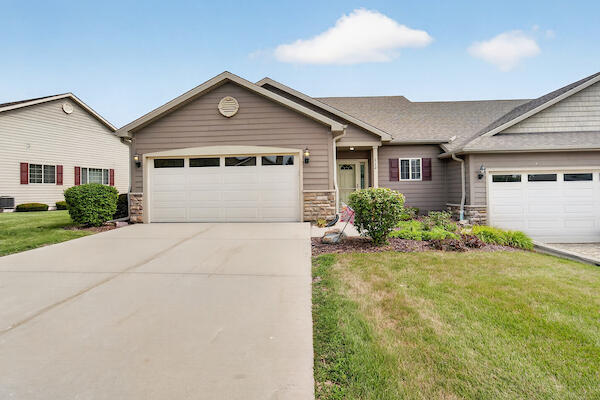 112 Walnut Ridge Drive, Unit 17 Union Grove, WI 53182 - Photo 26 of 31 Garage and parking
