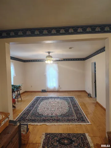 $178,900 | 21401 North Il Highway, Cuba, IL 61427