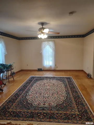 $178,900 | 21401 North Il Highway, Cuba, IL 61427