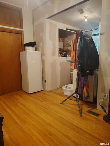 $178,900 | 21401 North Il Highway, Cuba, IL 61427