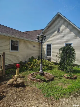 $150,000 | 21401 North Il Highway, Cuba, IL 61427