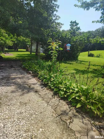 $150,000 | 21401 North Il Highway, Cuba, IL 61427