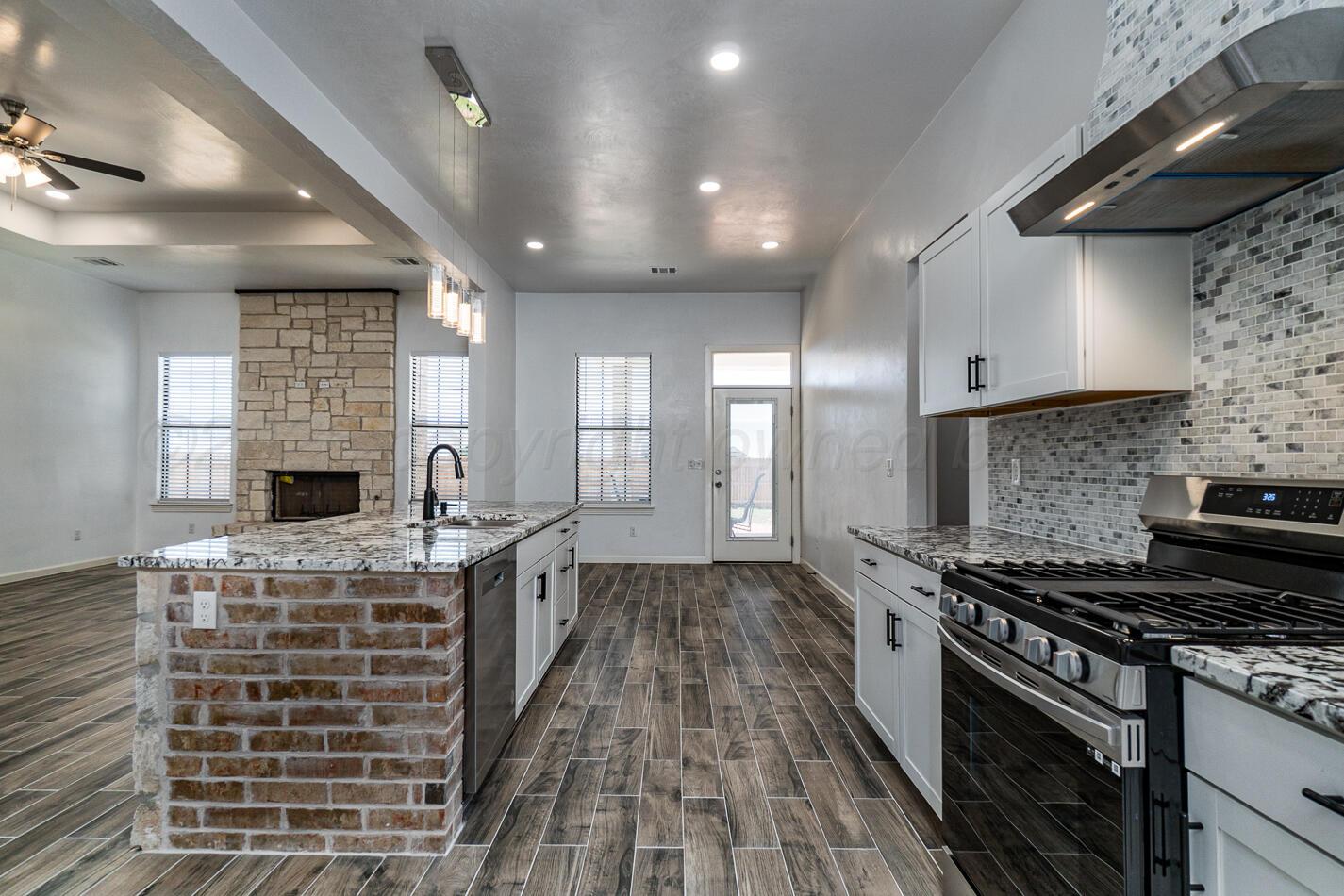 13633 Ariana Road Amarillo, TX 79124 - Photo 3 of 42 Kitchen