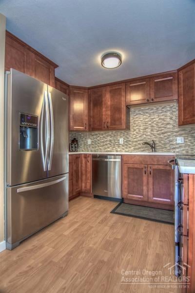 2124 Northeast Wells Acres Road Bend, OR 97701 - Photo 4 of 21 Gallery Image 4