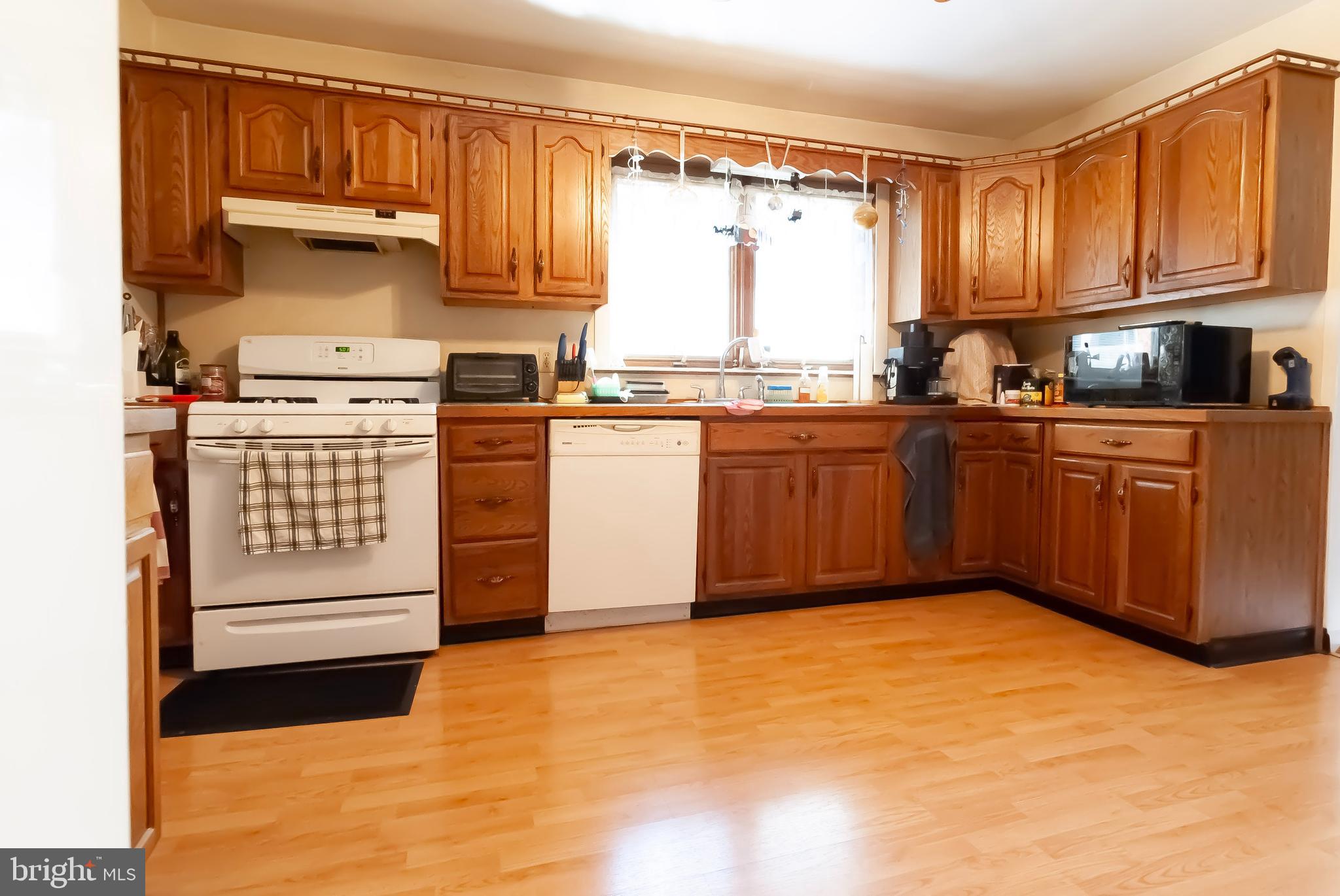 34 Georgetown Road Bordentown, NJ 08505 - Photo 14 of 39 Eat-in Kitchen