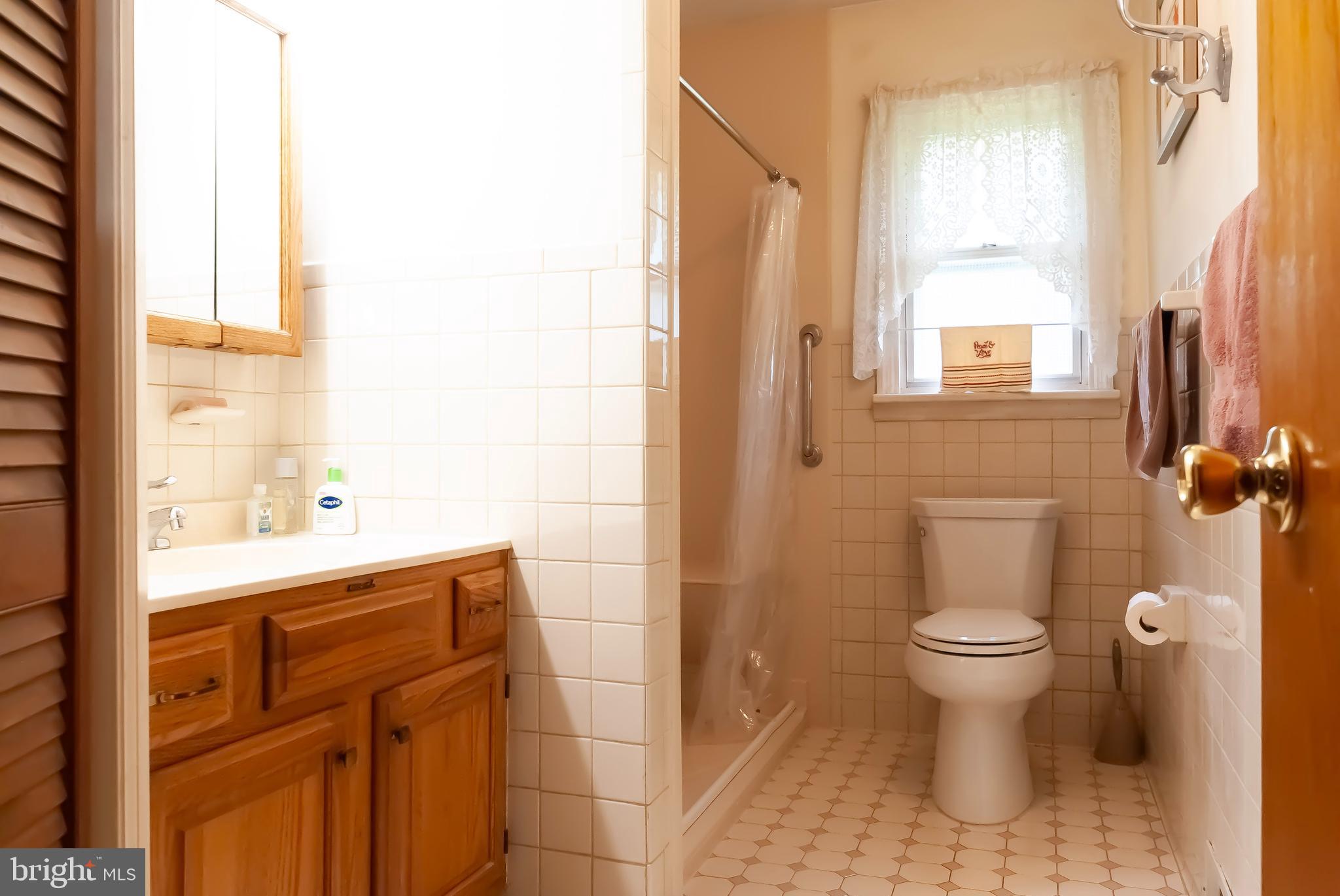 34 Georgetown Road Bordentown, NJ 08505 - Photo 23 of 39 2nd Full Bath