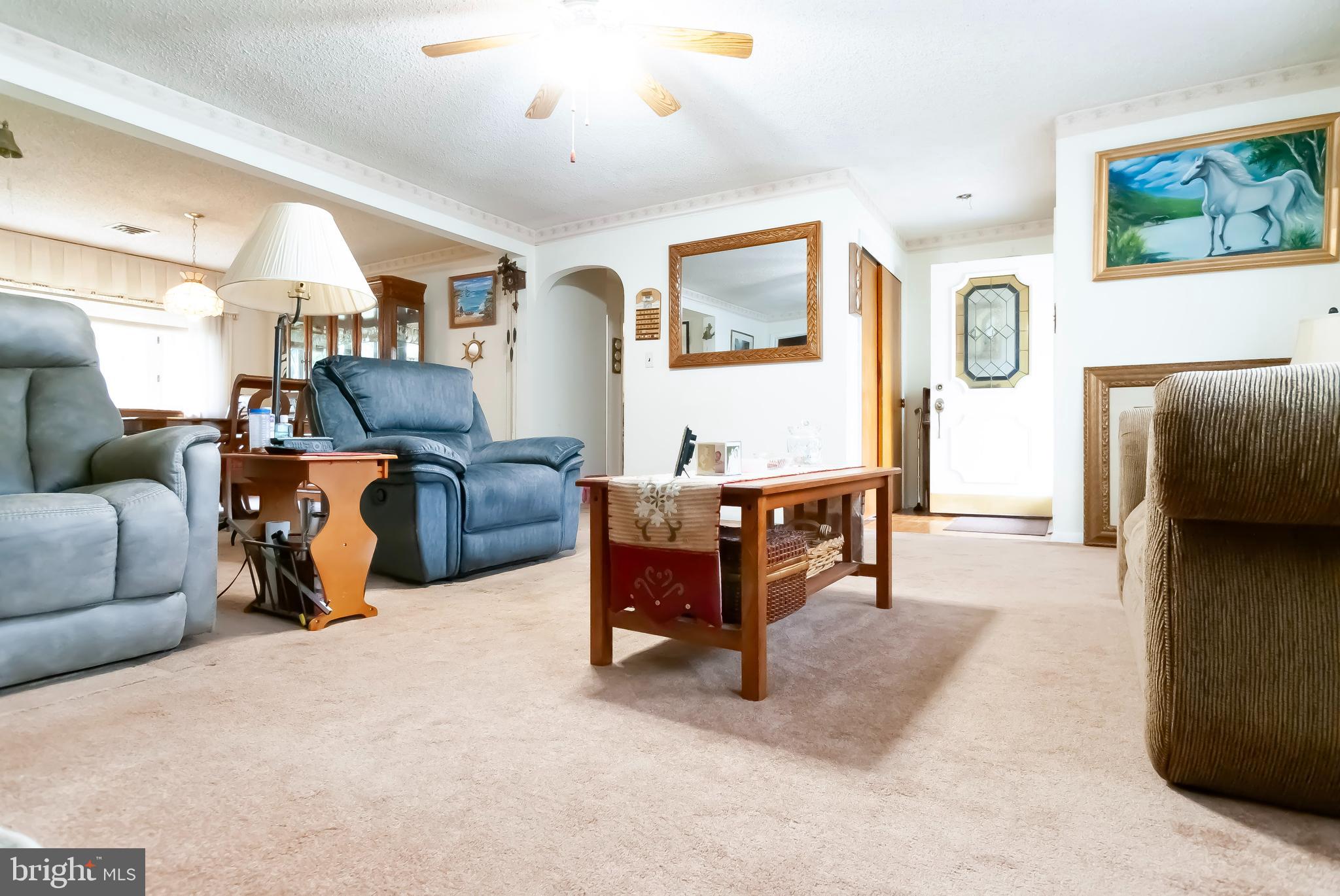 34 Georgetown Road Bordentown, NJ 08505 - Photo 4 of 39 Living Room