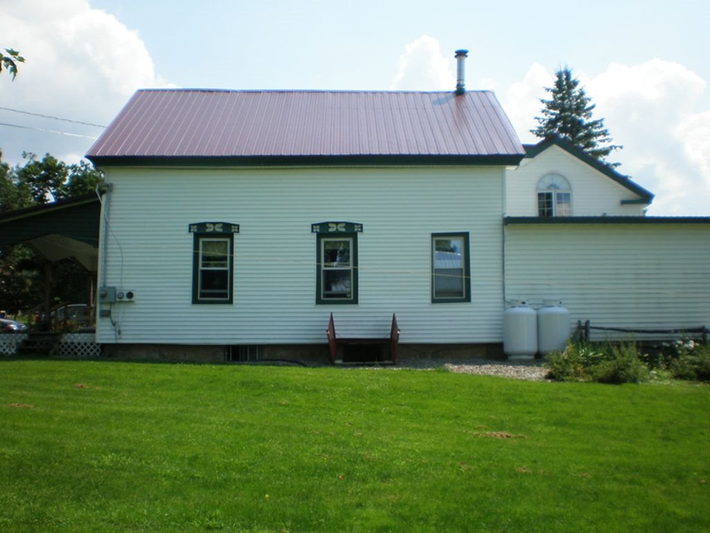140 Central Street Sheldon, VT 05483 - Photo 3 of 4