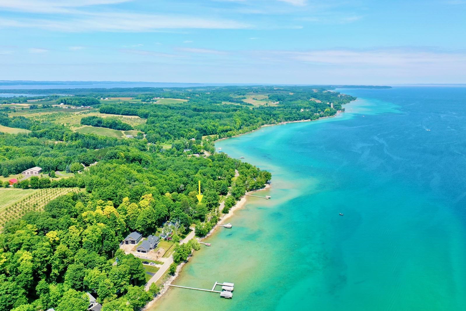 12397 Bluff Road Traverse City, MI 49686 - Photo 7 of 44 1902215-6.JPG