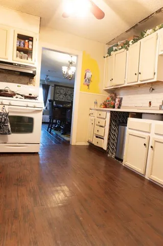 $360,000 | 302 West 6th Street, Lancaster, TX 75146