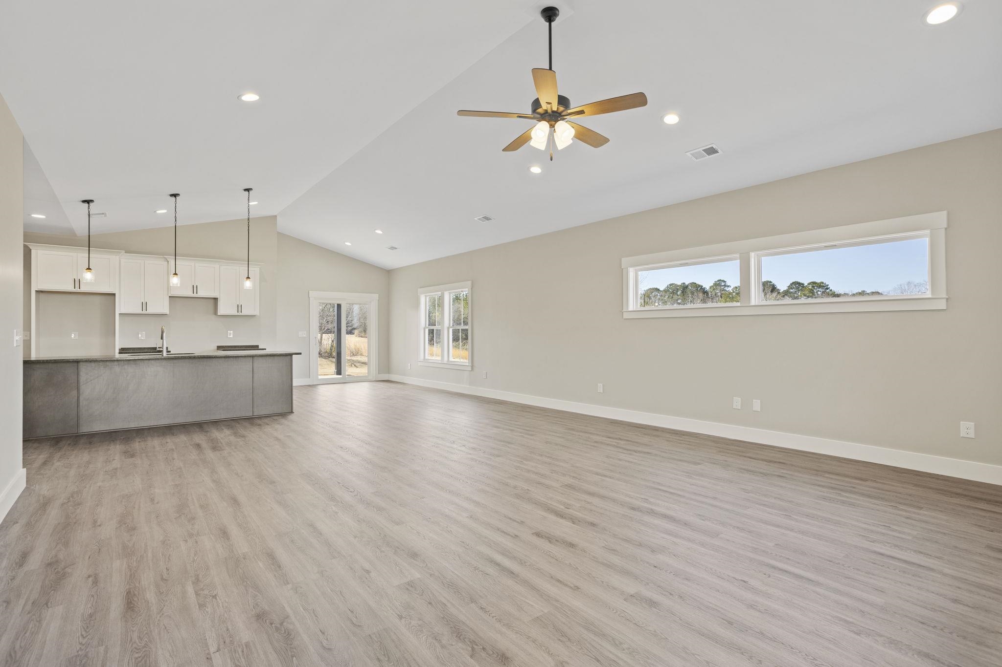369 Scenic Avenue Campobello, SC 29322 - Photo 4 of 26