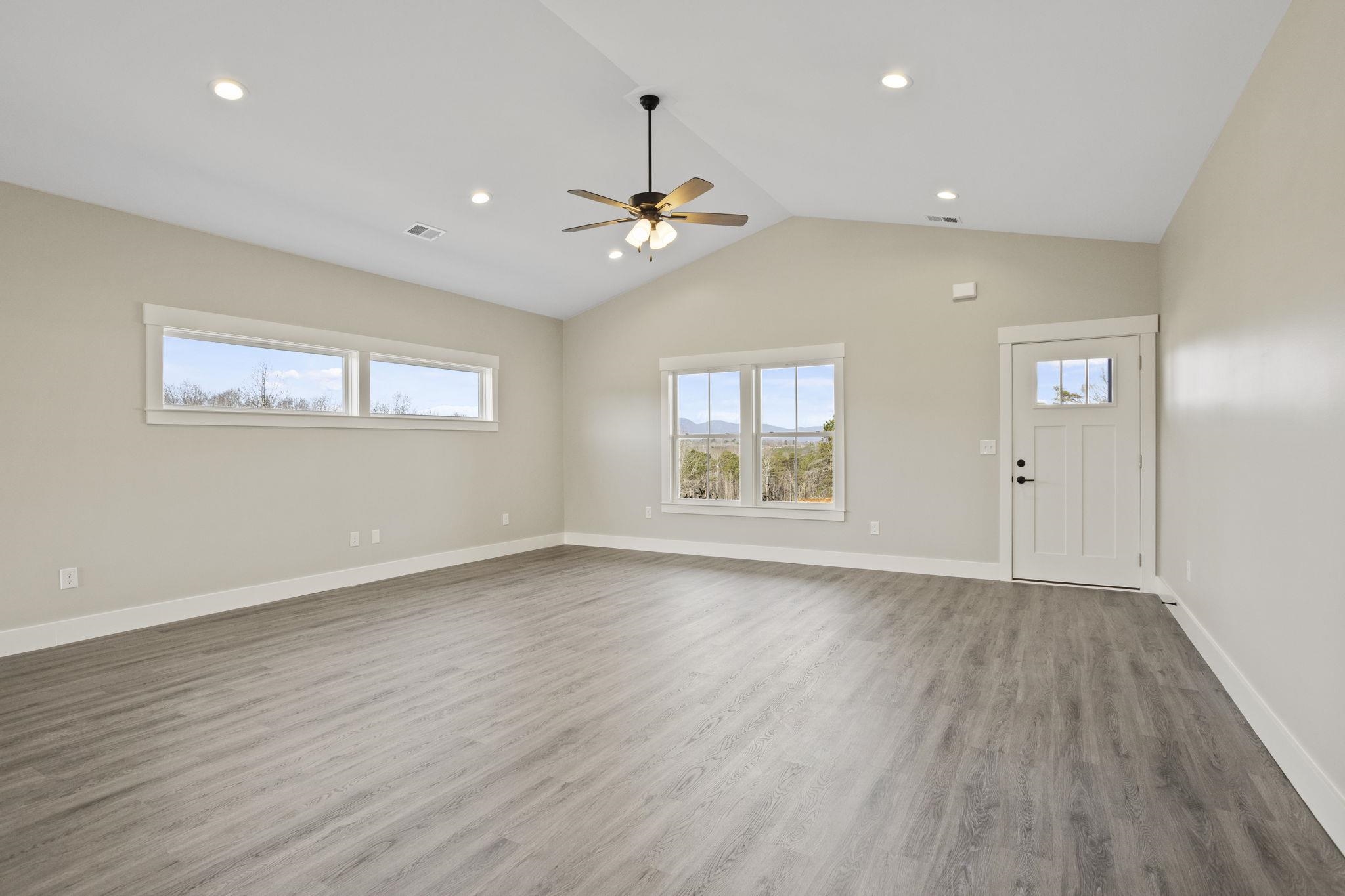 369 Scenic Avenue Campobello, SC 29322 - Photo 5 of 26