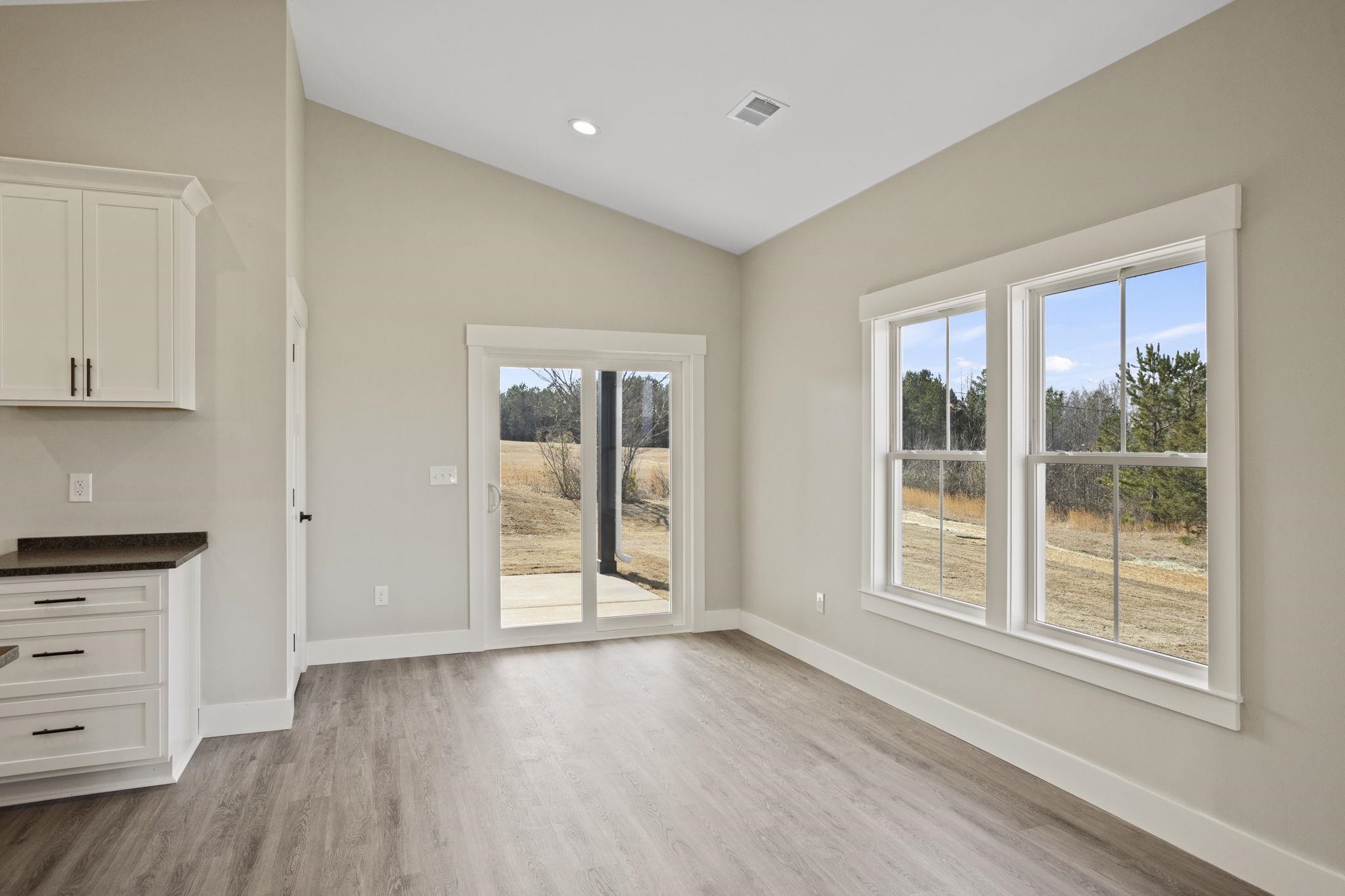 369 Scenic Avenue Campobello, SC 29322 - Photo 8 of 26
