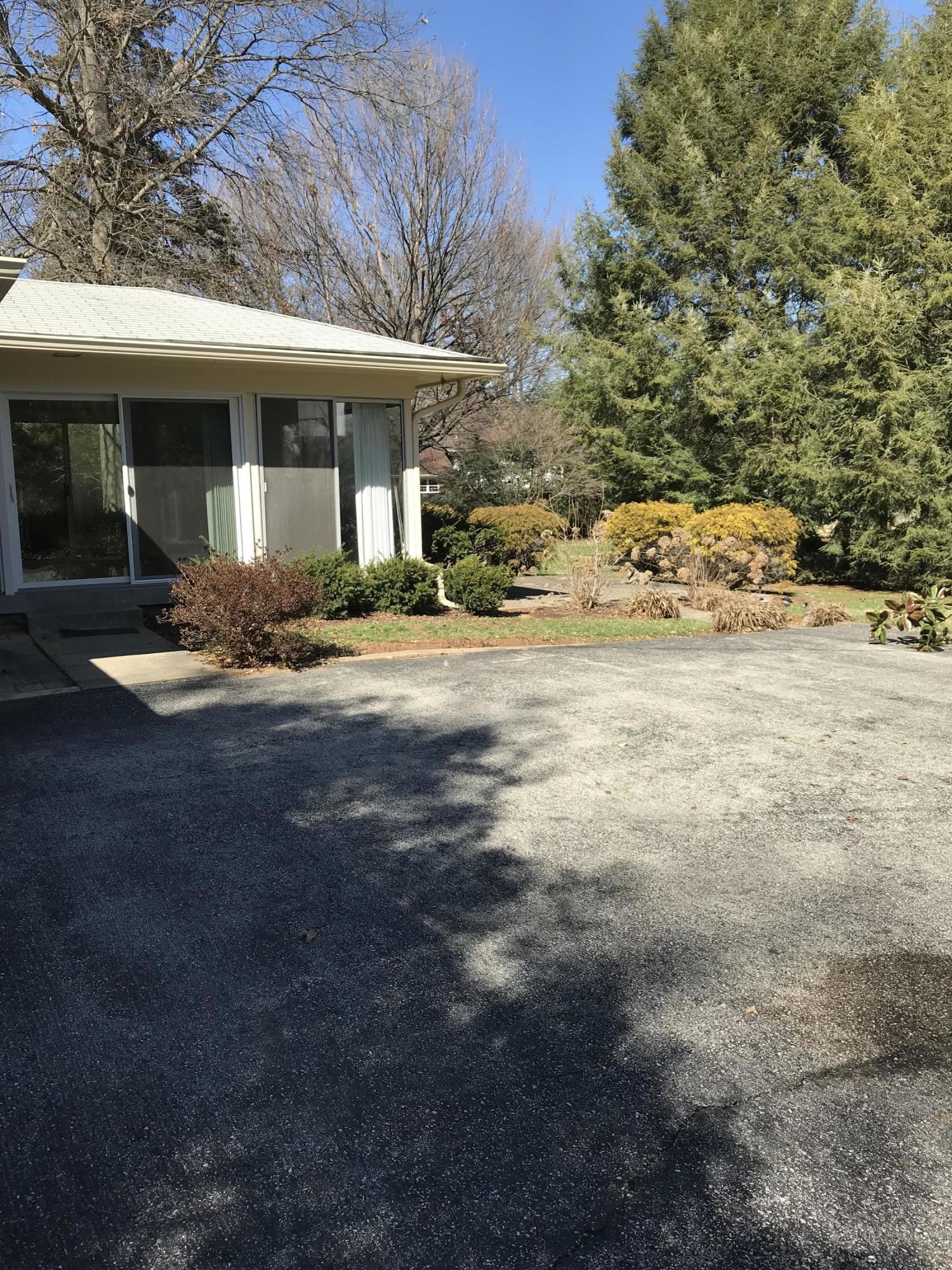 115 Tristan Road Louisville, KY 40222 - Photo 3 of 19 Back View